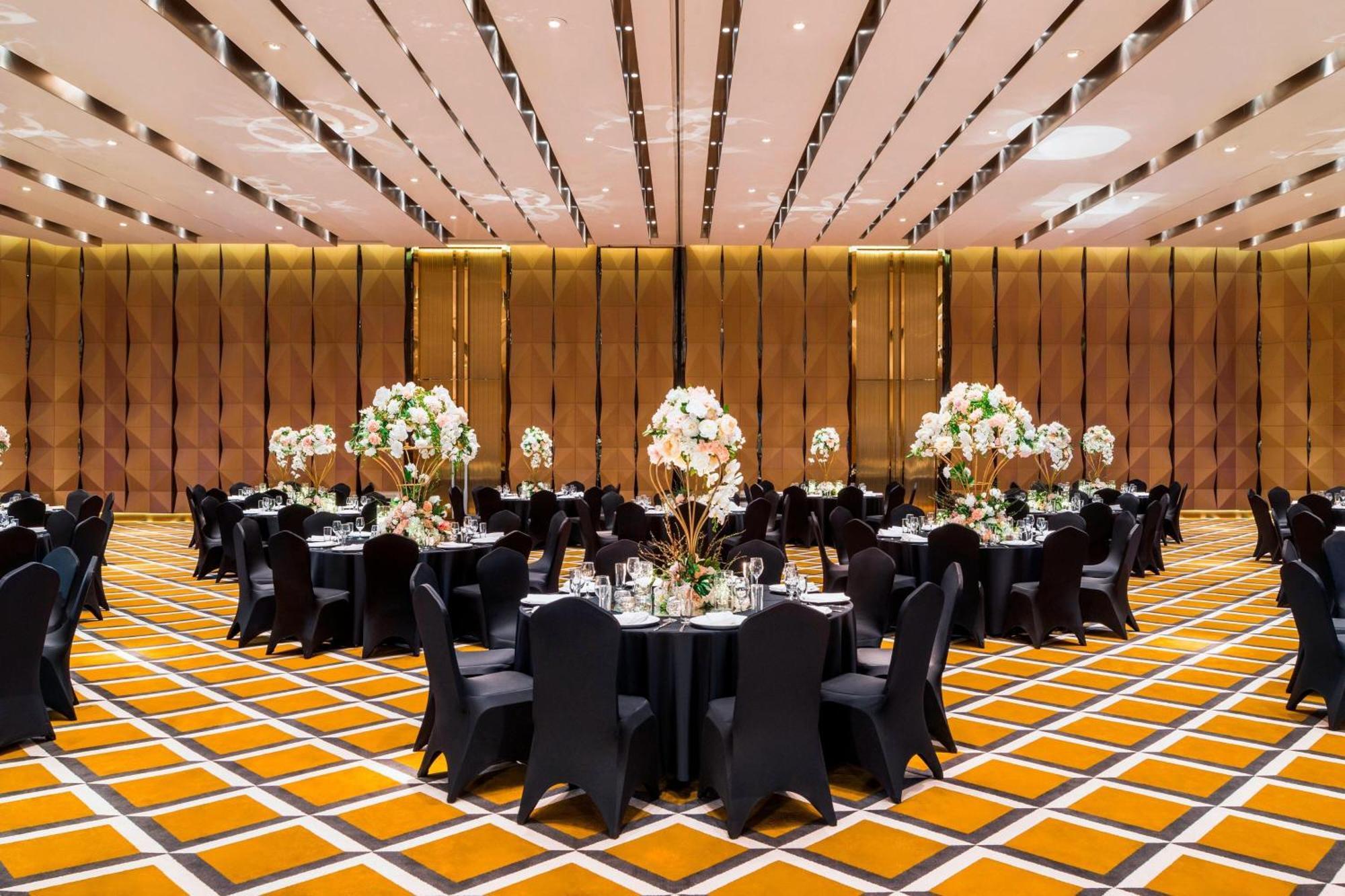 W - The Bund Hotel 5*