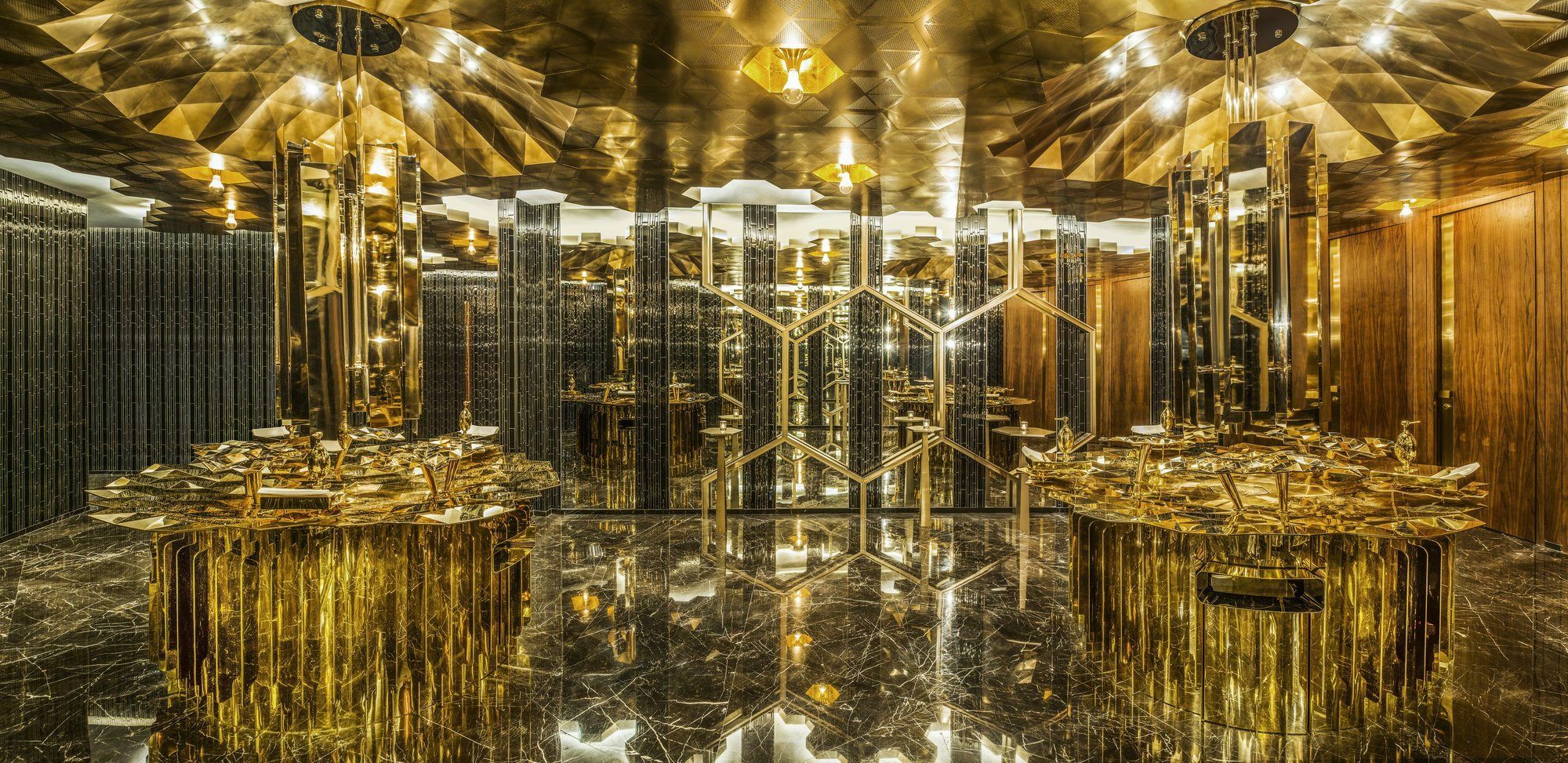 W - The Bund Hotel 5*